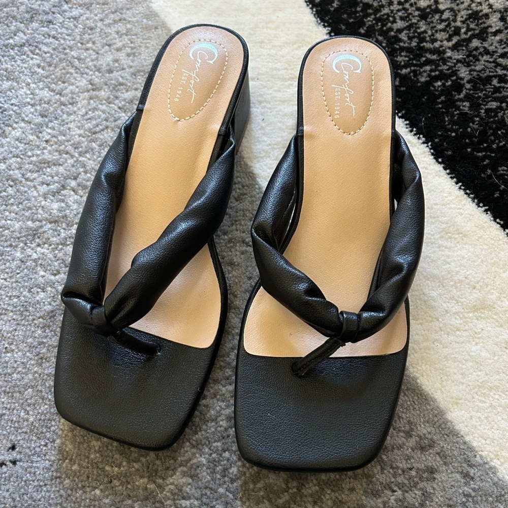 NWOB Cato slip on heels